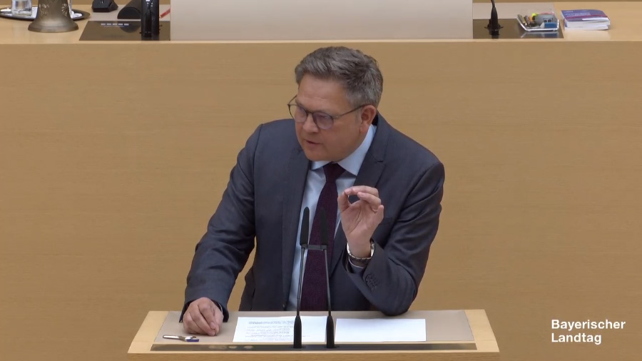 Plenarrede zum Thema 