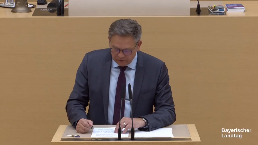 Plenarrede zum Thema 