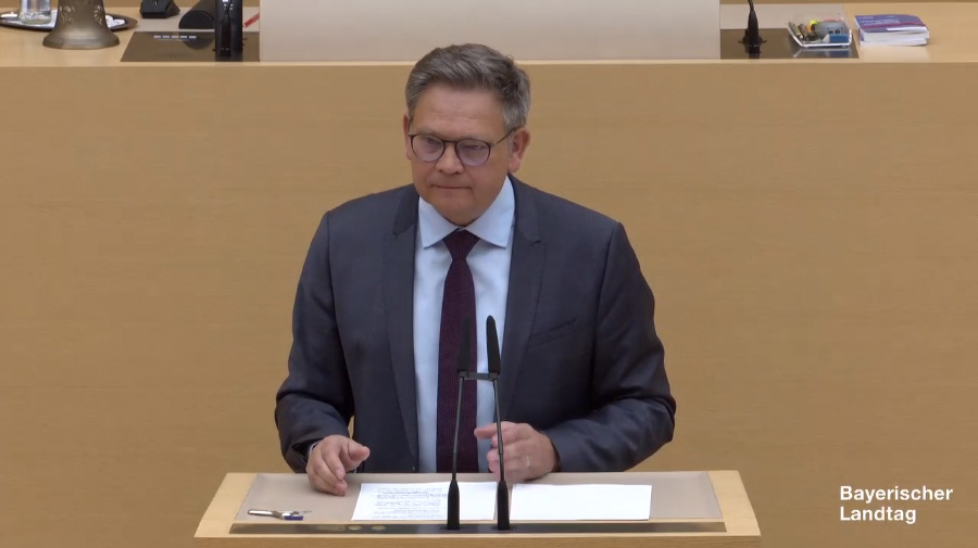 Plenarrede zum Thema 